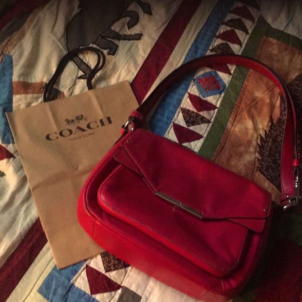 EUC coach handbag 100% authentic Pink